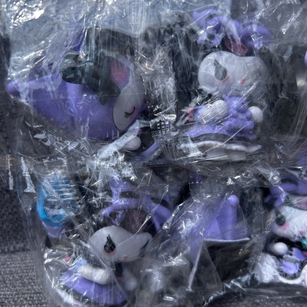 Kuromi Figurines and Trendy Toys 6 pieces New
Sealed in bags - Picture 7 of 7